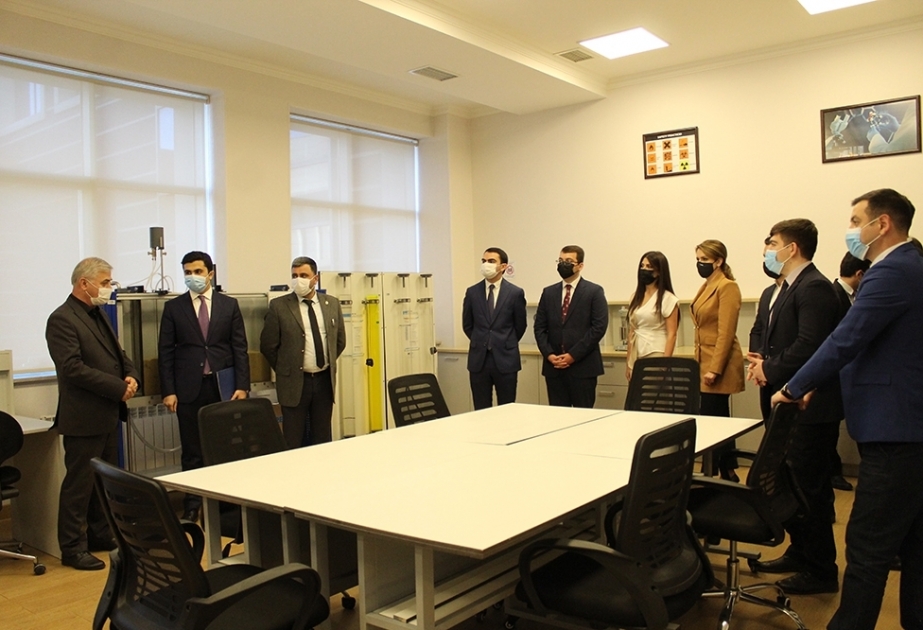 YAP İdarə Heyətinin üzvü, BANM-in rektoru Elmar Qasımov partiyanın fəal gəncləri ilə görüşüb