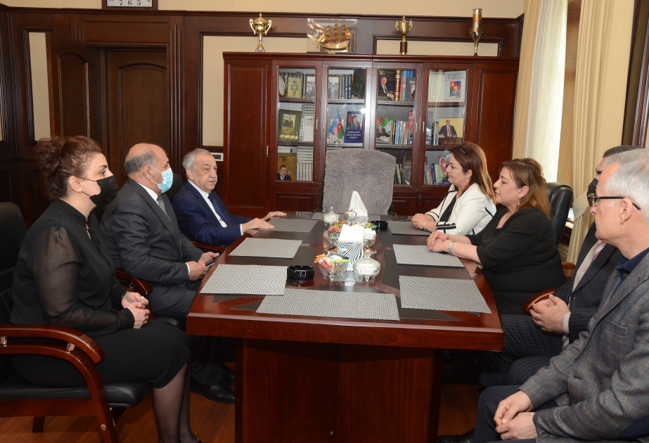 Türkiyə Prezident Administrasiyasının təhlükəsizlik və xarici siyasət komissiyasının üzvü Aygün Attar doğum günündə həmyerliləri il görüşüb