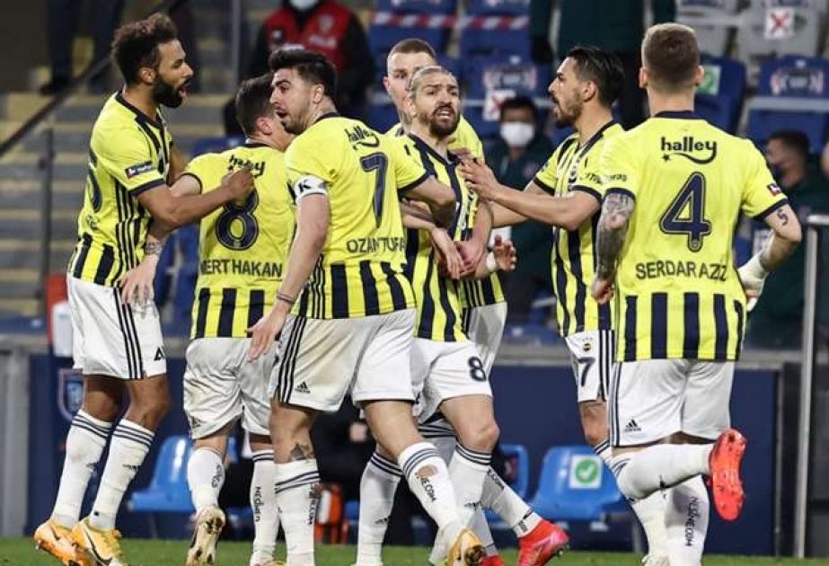 Türkiyə Superliqası: “Fənərbağça” İstanbul derbisindən qalib ayrılıb