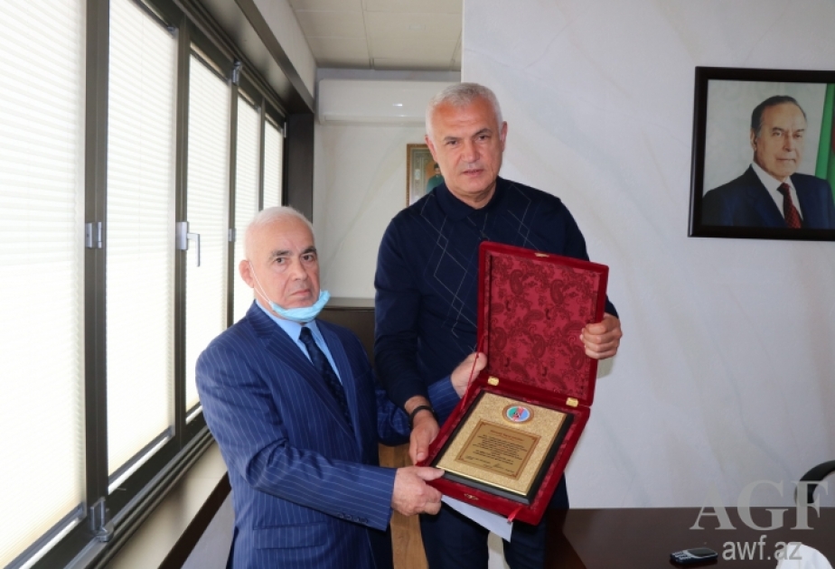 Azərbaycan Güləş Federasiyasının rəhbərliyi Əməkdar məşqçi Yaqub Məmmədovla görüşüb