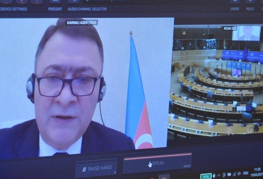 Los diputados azerbaiyanos asisten a la reunión plenaria en línea de Euronest PA
