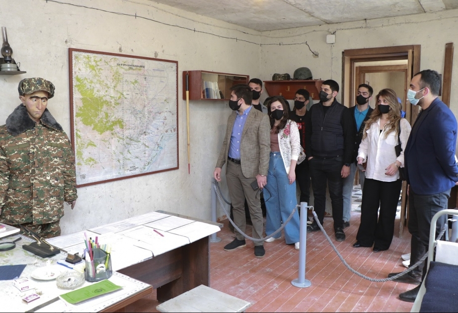 Memarlıq və İnşaat Universitetinin tələbələri Hərbi Qənimətlər Parkında