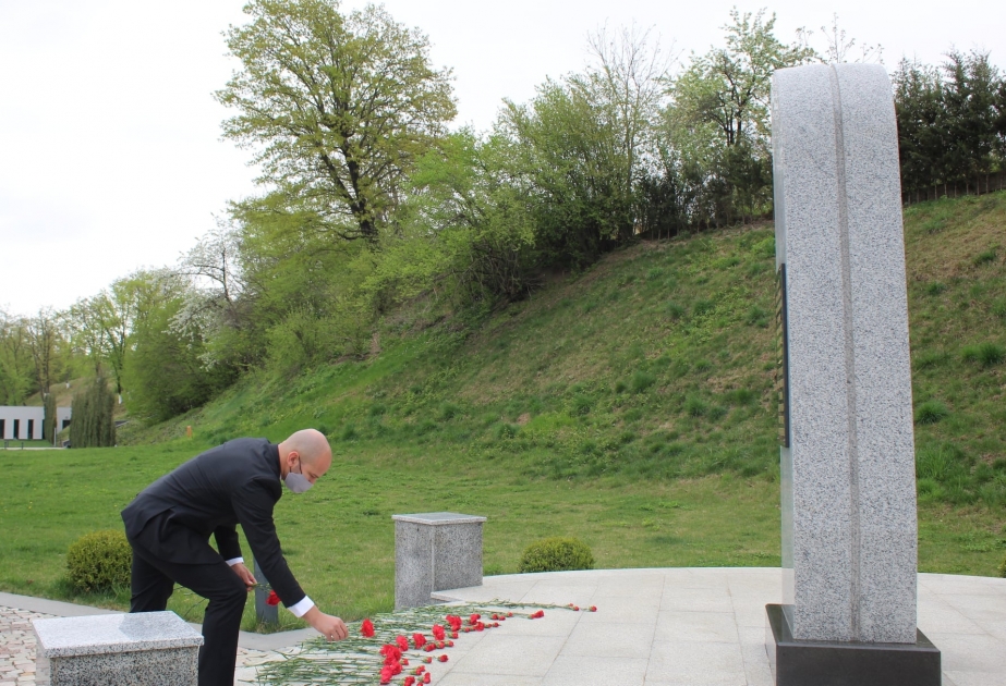 İsrail səfirliyinin müvəqqəti işlər vəkili Quba Soyqırımı Memorial Kompleksini ziyarət edib