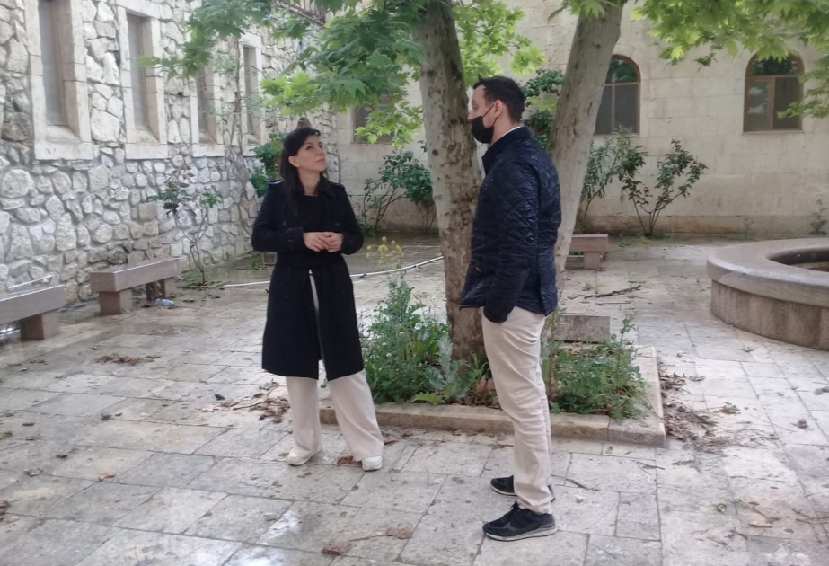 Fransalı hüquqşünaslar Ağdamda Şahbulaq qalasını ziyarət ediblər