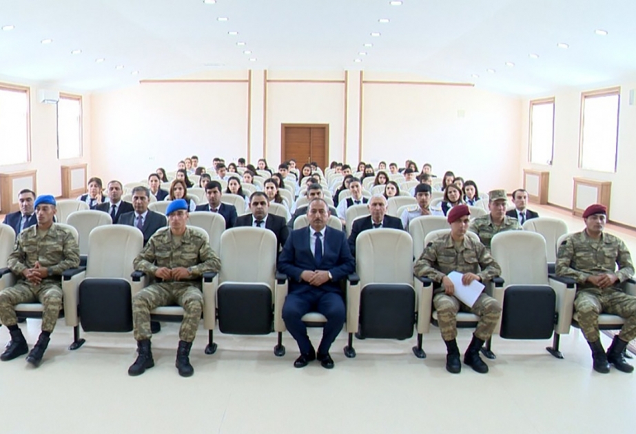 Vətən müharibəsi qaziləri ilə tələbələrin görüşü olub