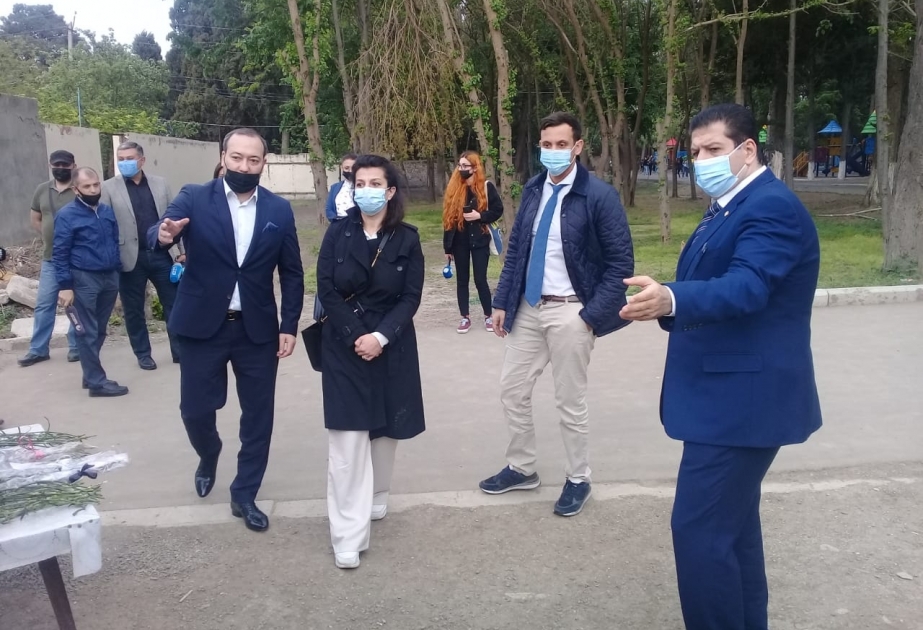 Fransalı hüquqşünaslar Gəncədə Ermənistanın müharibə cinayətləri ilə tanış olublar