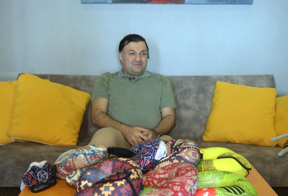 Milli naxışlarla bəzədilmiş yosun yastıqları turistlərin böyük marağına səbəb olur VİDEO
