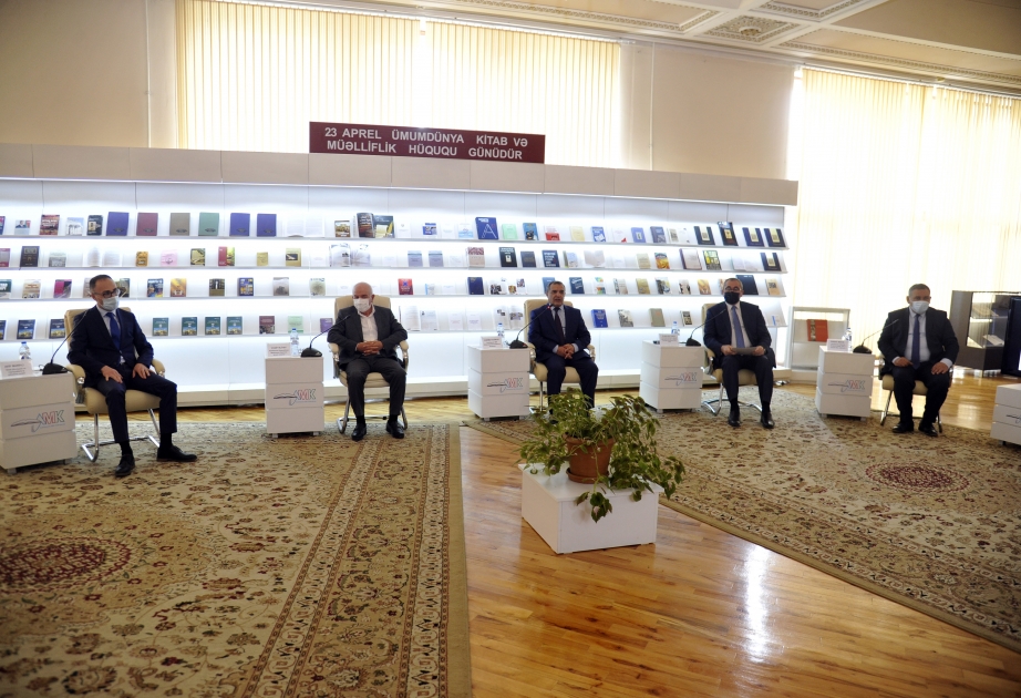 Milli Kitabxanada Dünya Kitab və Müəlliflik Hüququ Günü münasibətilə konfrans keçirilib