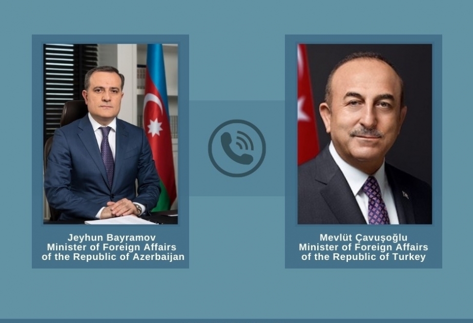 Los cancilleres de Azerbaiyán y Turquía han mantenido una conversación telefónica