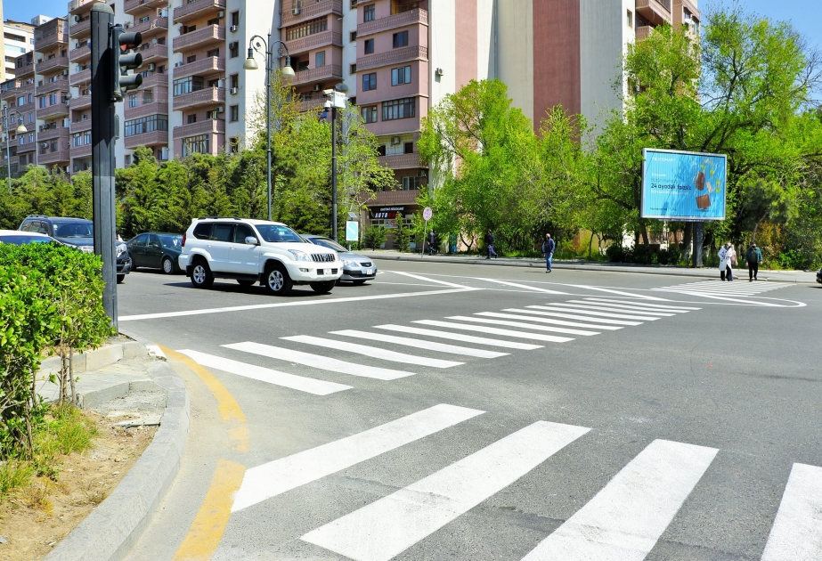 “20 Yanvar” küçəsi ilə Asif Məhərəmov küçəsinin kəsişməsində yol hərəkətinin təşkili ilə bağlı problem aradan qaldırılıb