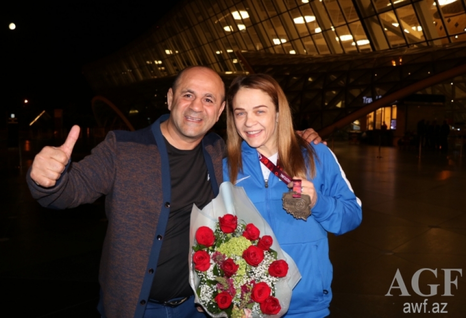 Avropa çempionatında qızıl medal qazanan güləşçimiz Mariya Stadnik Bakıya qayıdıb