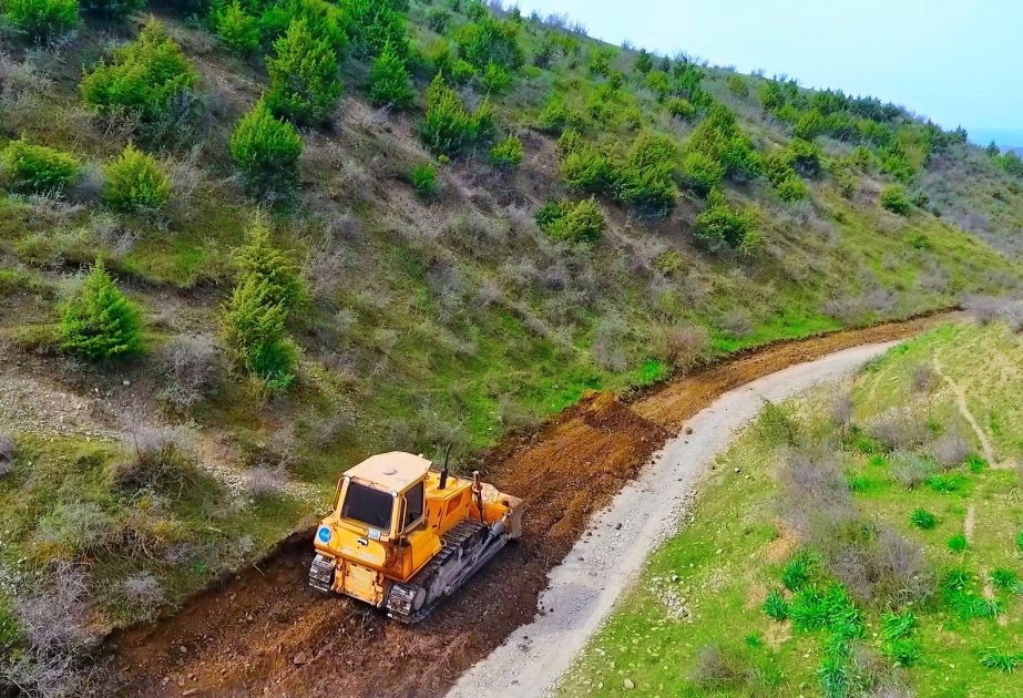 İsmayıllı rayonunun Hacıhətəmli-Gideyli-Kürd Eldarbəyli avtomobil yolu yenidən qurulur VİDEO