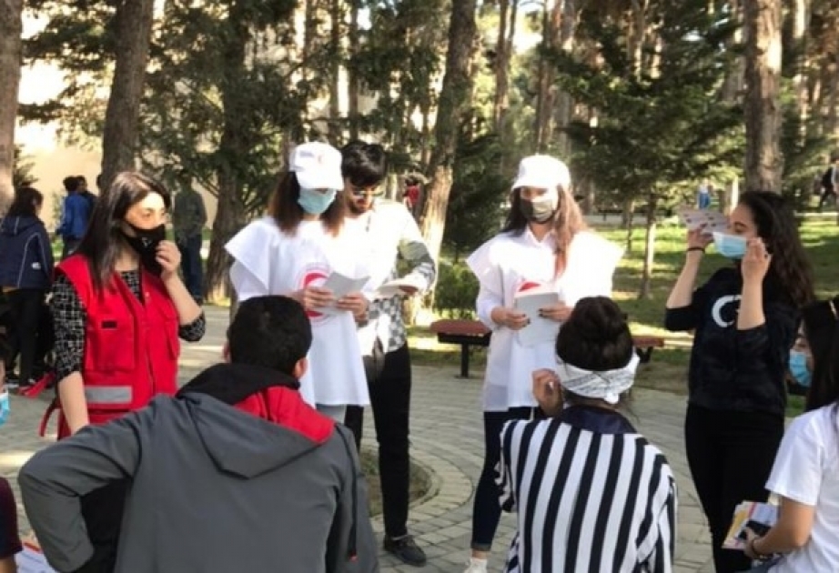 Suraxanı rayonunda sakinlərlə COVID-19-la bağlı maarifləndirici söhbətlər aparılıb