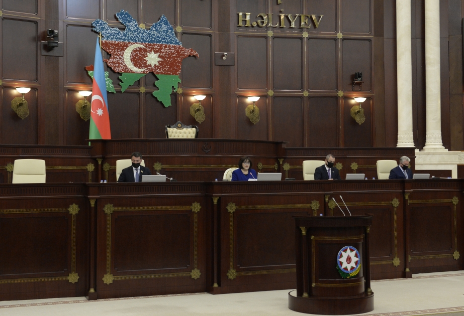 El pleno del Milli Majlis debate 8 temas
