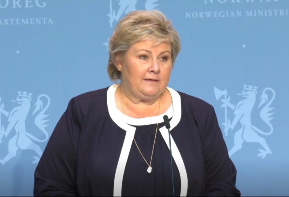Премьер-министр Норвегии Эрна Сульберг получила первую дозу коронавирусной вакцины