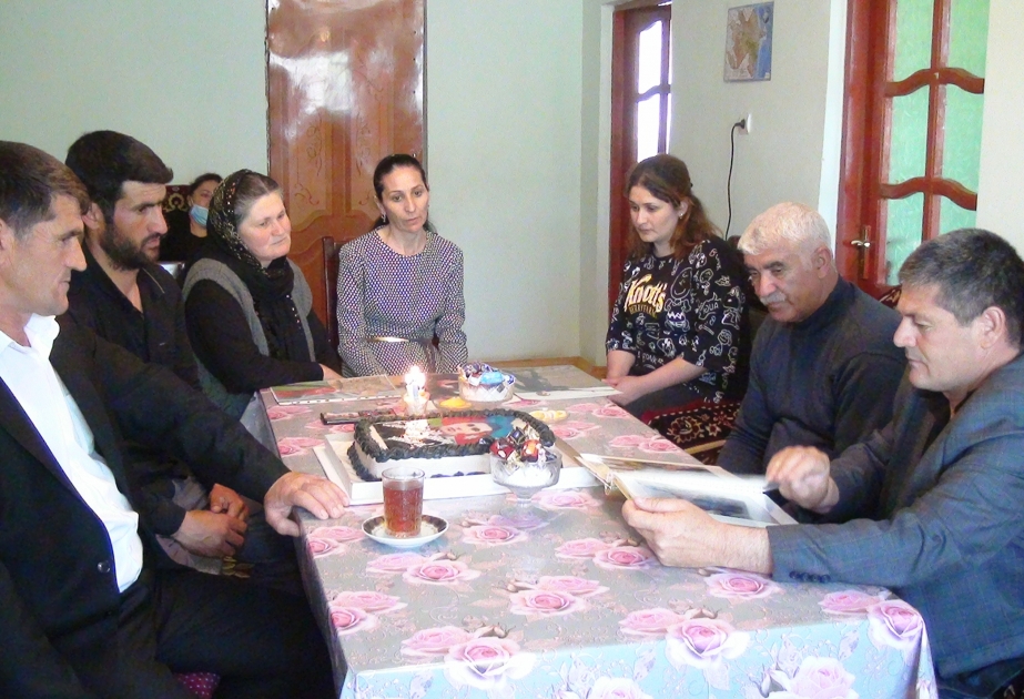 Hərbçi yoldaşlarını xilas etmək üçün düşmən tankını partlatdı, özü isə şəhidlik zirvəsinə ucaldı VİDEO