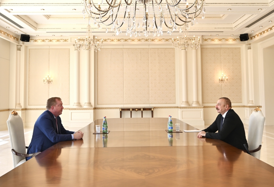 Президент Ильхам Алиев принял президента и главного исполнительного директора компании Boeing Commercial Airplanes ВИДЕО