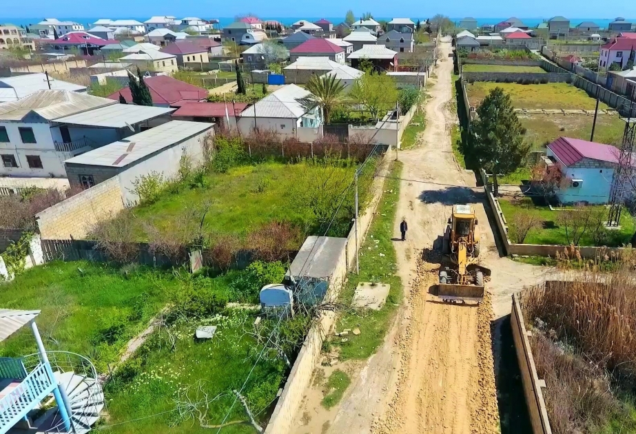 Qaradağ rayonunda 6,5 kilometrlik küçə və yolda təmir-tikinti işləri aparılır VİDEO