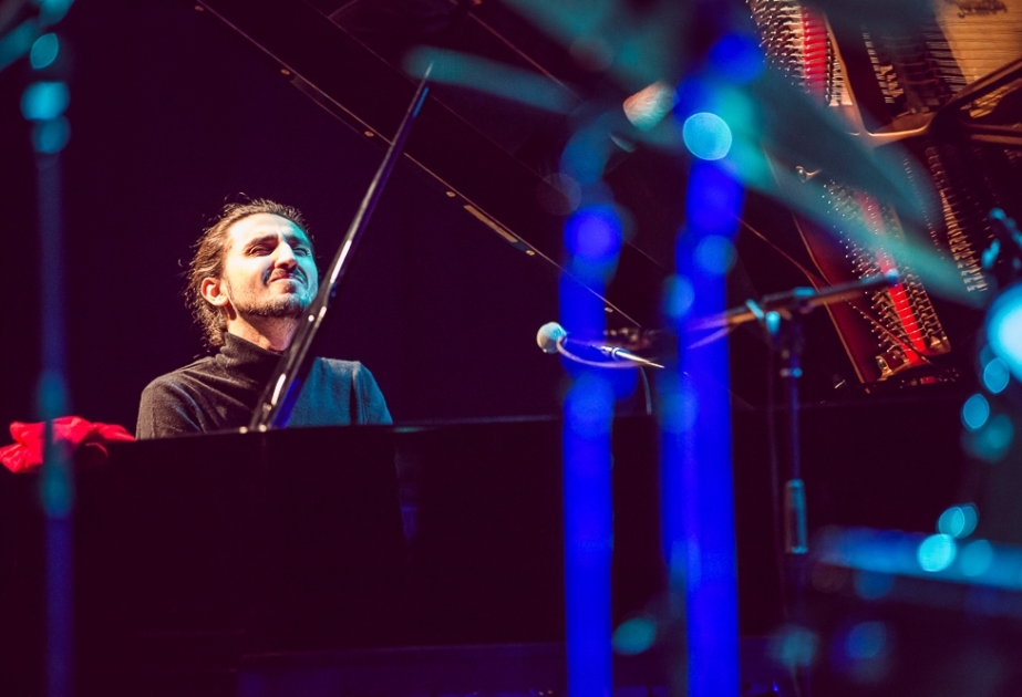 Исфар Сарабский выпустил первый альбом на лейбле Warner Music Group