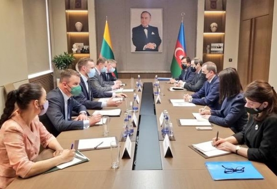 El canciller de Azerbaiyán sostuvo una reunión con su par de Lituania