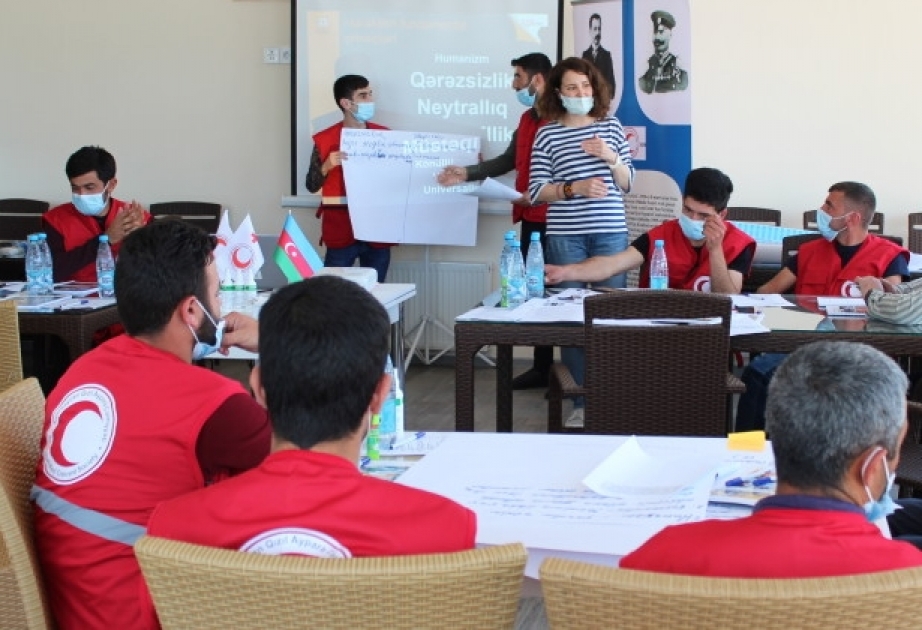 Bərdə, Füzuli və Cəbrayılda könüllülər üçün seminarlar təşkil edilib