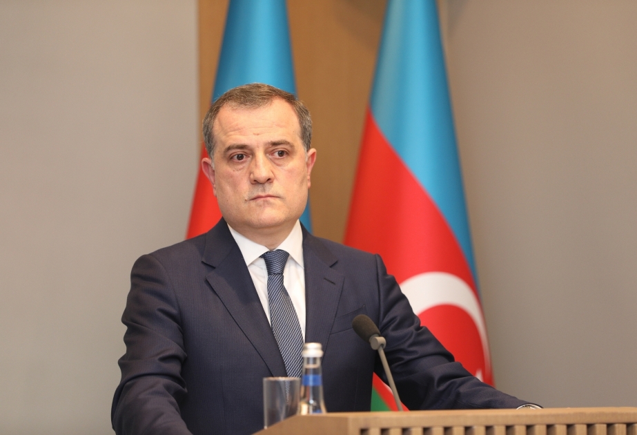 Jeyhun Bayramov: “Azerbaiyán cumple plenamente los términos de la declaración trilateral”