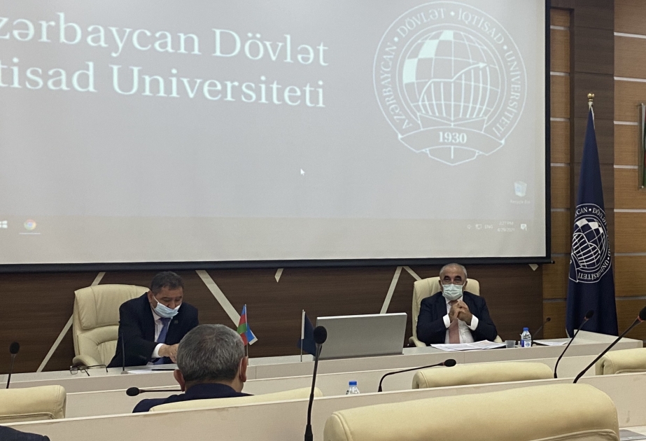 UNEC-də tələbə təşkilatlarının rəhbərləri ilə görüş keçirilib