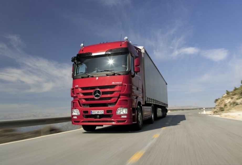 Aserbaidschan importiert im Februar 2021 mehr als 390 Lastkraftwagen
