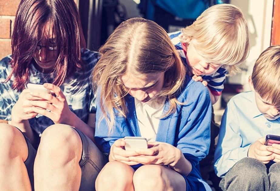 İtaliyada uşaqların mobil telefonlardan istifadəsini məhdudlaşdıran qanun qəbul edilə bilər