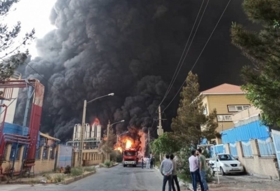 6 injured in huge fire at Iran's industrial alcohol production factory