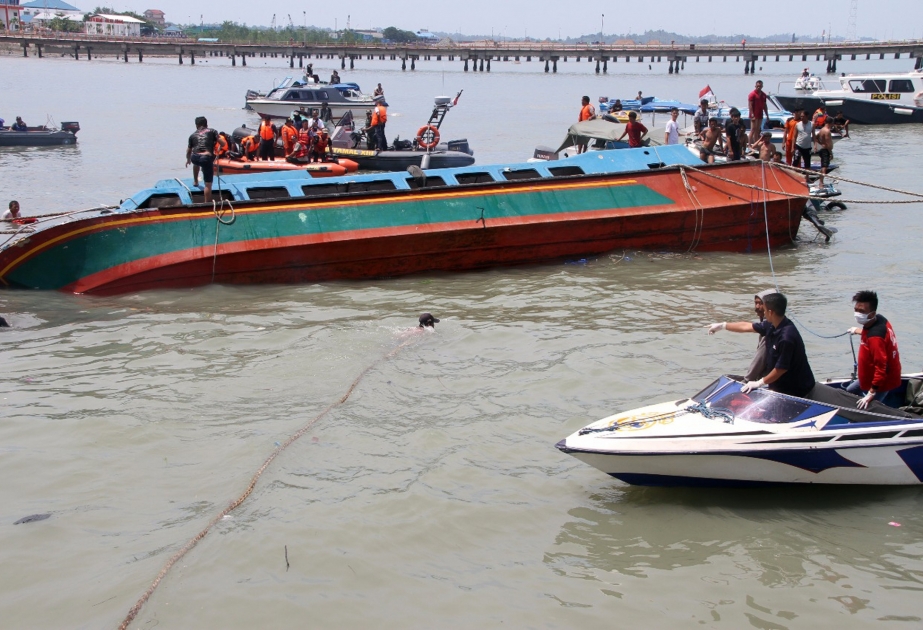 Banqladeşdə gəmi ilə qayığın toqquşması nəticəsində azı 26 nəfər ölüb