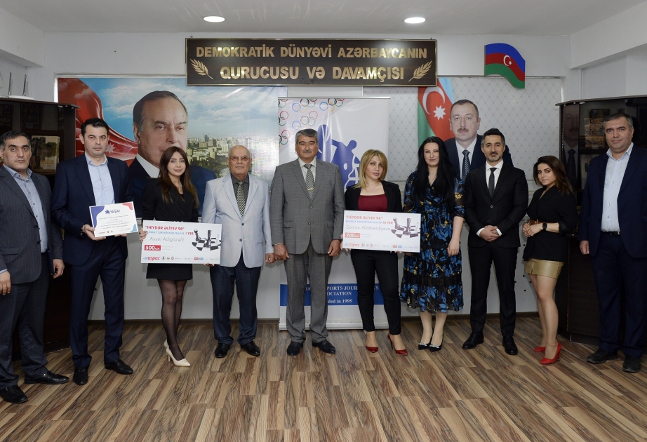 İdman jurnalistləri arasında keçirilən onlayn şahmat turnirinin qalibləri mükafatlandırılıb
