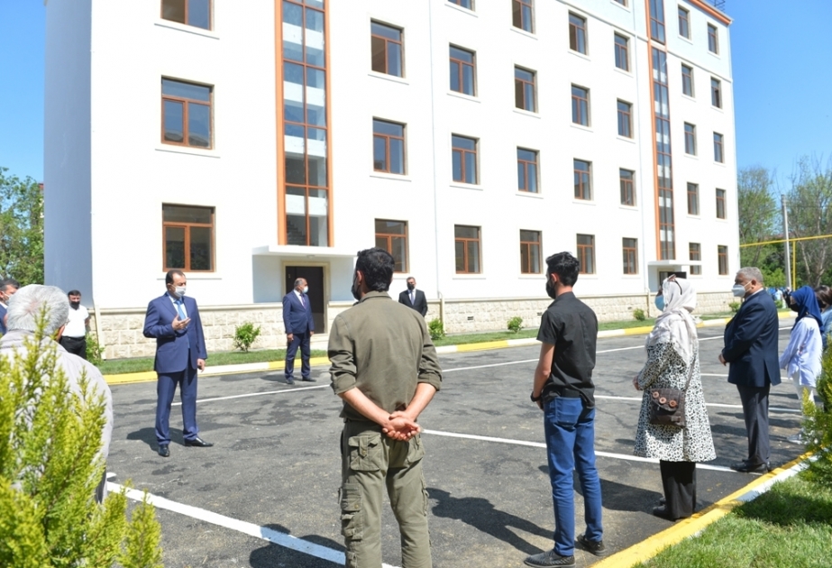 Lənkəranda qəzalı vəziyyətdə olan çoxmənzilli yaşayış binasının yerində yenisi tikilərək istifadəyə verilib
