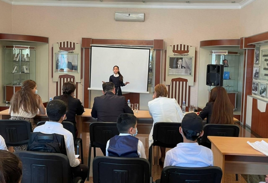 Ağcabədi məktəbliləri arasında bədii qiraət və şeir müsabiqəsi keçirilib