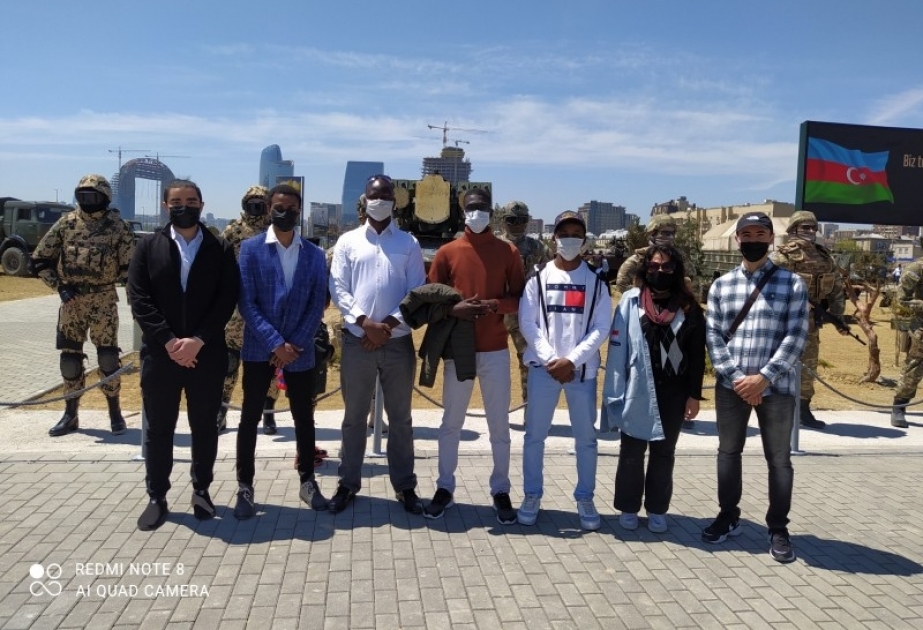 Иностранные студенты Бакинского госуниверситета посетили Парк военных трофеев