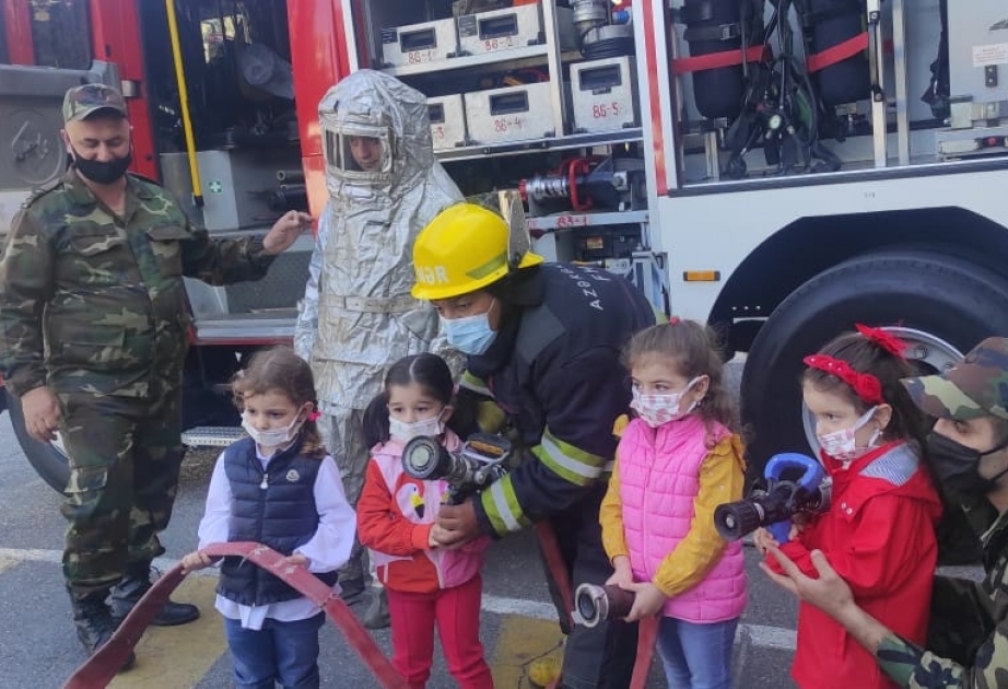 Bağça uşaqlarının Nərimanov Rayon Dövlət Yanğından Mühafizə Hissəsinə ekskursiyası təşkil olunub