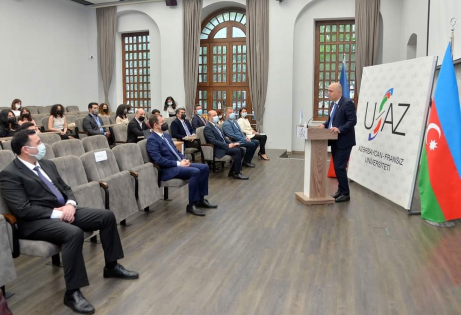 Azərbaycan-Fransız Universitetinin ilk məzunlarına diplomlar təqdim edilib