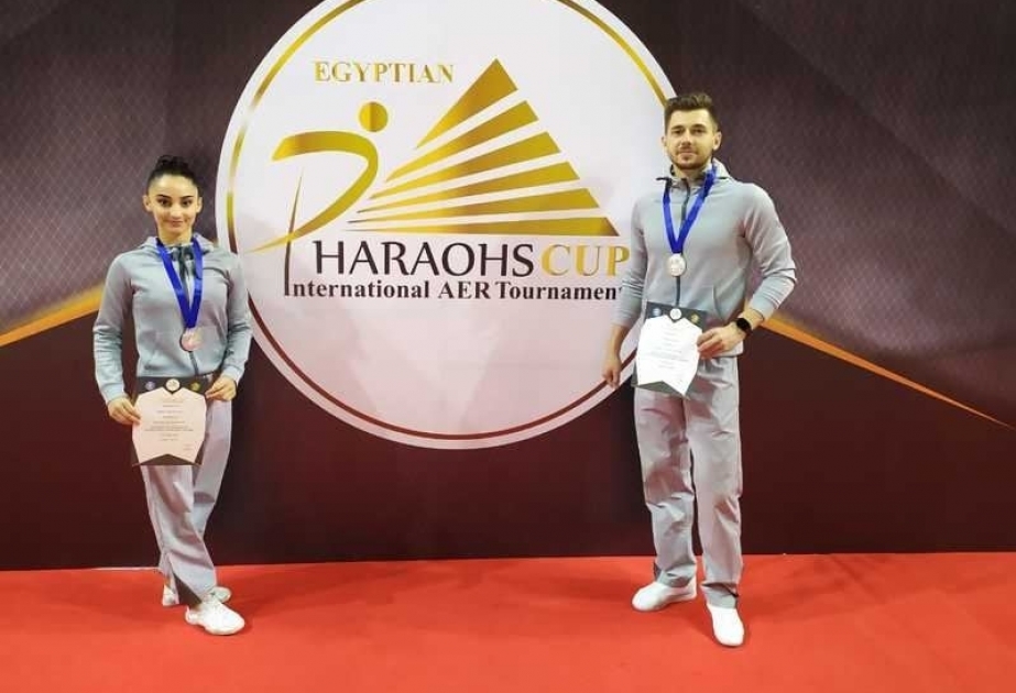 阿塞拜疆运动健儿在健美操锦标赛上获得银牌