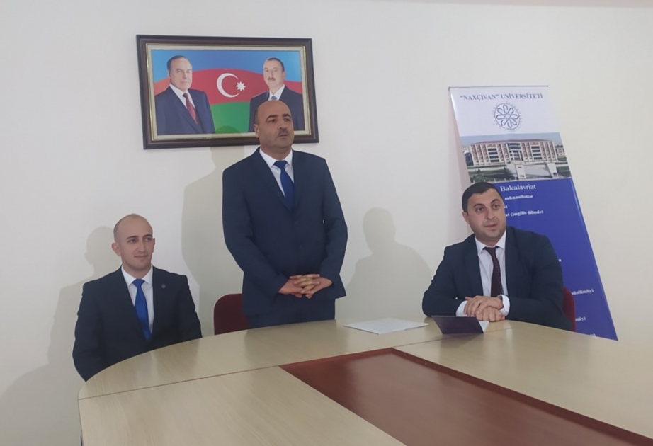 “Naxçıvan” Universitetinin əməkdaşları şagirdlərlə görüşüb