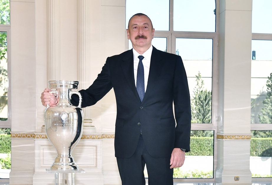 AVRO-2020-nin kuboku Prezident İlham Əliyevə təqdim olunub VİDEO