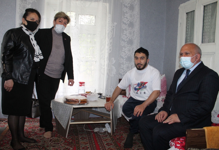 Şəkinin mədəniyyət işçiləri Ramazan bayramı ərəfəsində şəhid ailələrinə və qazilərə baş çəkiblər