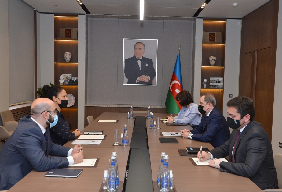 Canciller azerbaiyano se reunió con la directora del BAsD para Azerbaiyán