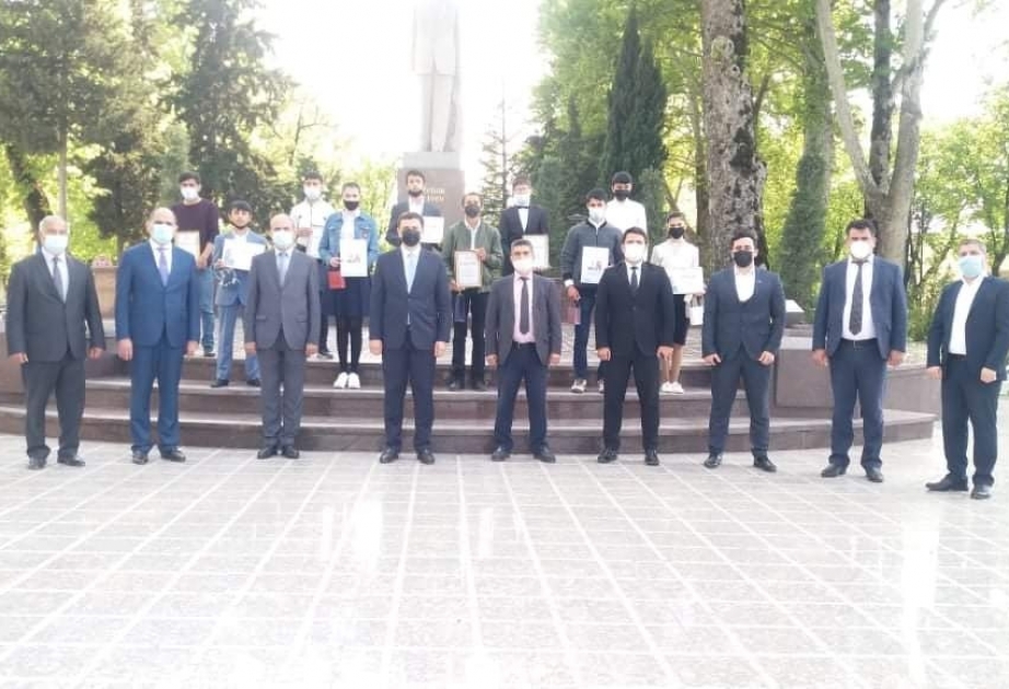 İsmayıllıda “Sən elə bir zirvəsən” adlı mahnı müsabiqəsinin qalibləri mükafatlandırılıb