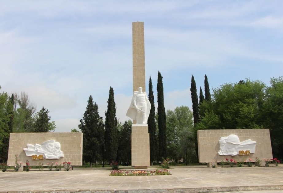 İkinci Dünya müharibəsində şərəfli döyüş yolu keçmiş azərbaycanlıların qəhrəmanlığı heç vaxt unudulmayacaq