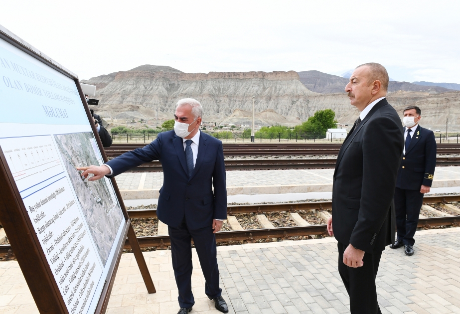 El presidente Ilham Aliyev se familiarizó con la estación de tren de Ordubad