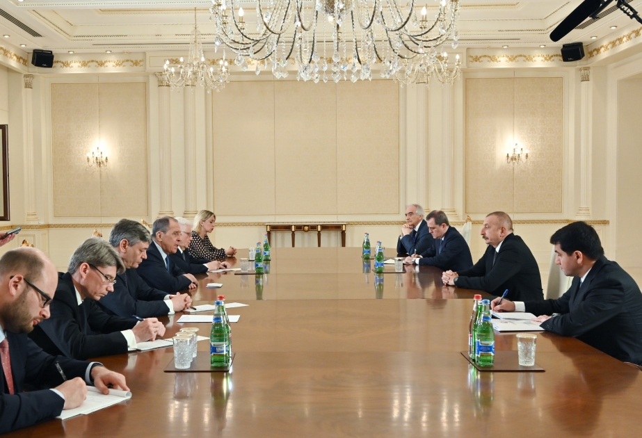 Le président Ilham Aliyev reçoit une délégation menée par le ministre russe des Affaires étrangères VIDEO
