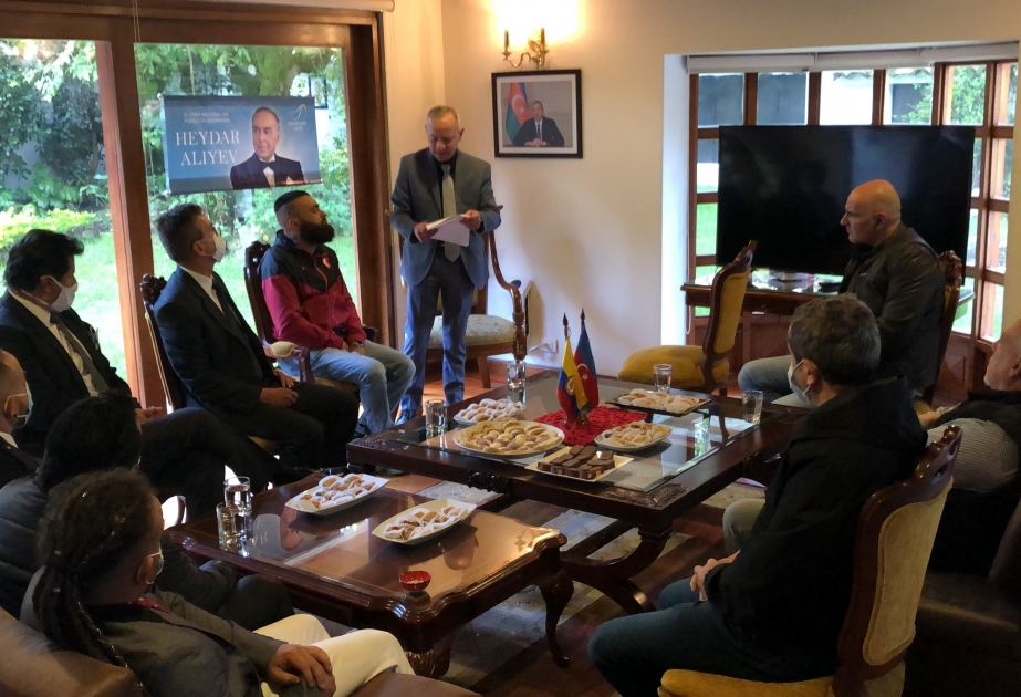 Se realizó un acto conmemorativo en el 98 aniversario del natalicio del gran líder azerbaiyano en México y Colombia