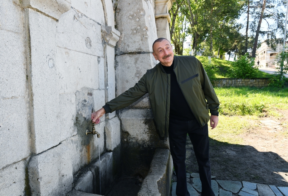 Präsident Ilham Aliyev besucht Brunnen "Khan Qizi Natavan" VIDEO