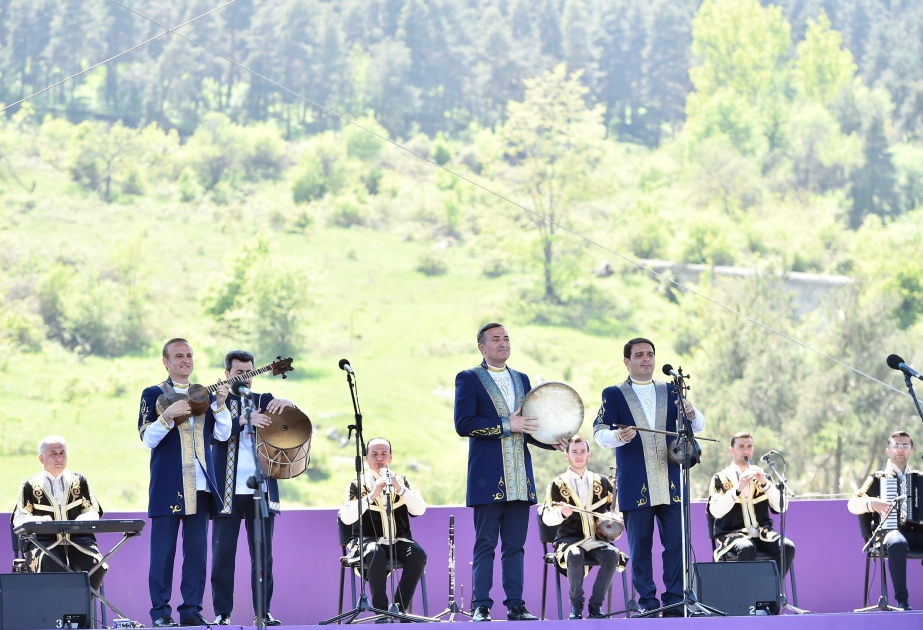 İşğaldan azad edilən Şuşa şəhərində ilk dəfə “Xarıbülbül” musiqi festivalı keçirilir