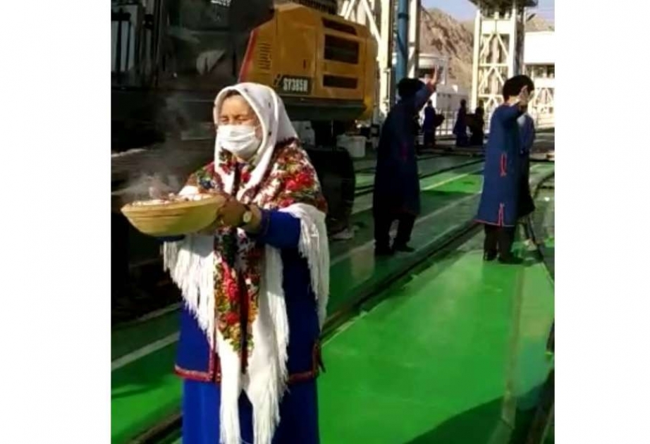 Ro-Pax tipli “Azərbaycan” gəmi-bərəsi ilk dəfə Türkmənbaşı limanına daxil olub